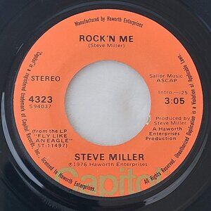 Steve Miller – Rock 'N Me / Living In The USA 45 RPM 7" Vinyl Capitol 4323